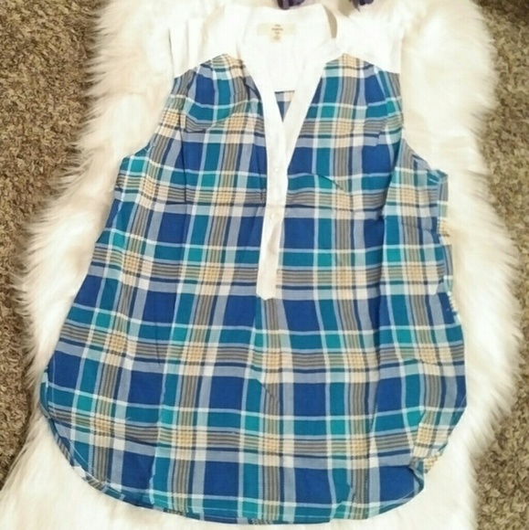 *CLEARANCE* Blue Plaid Sleeveless Collarless Top - Picture 8 of 8